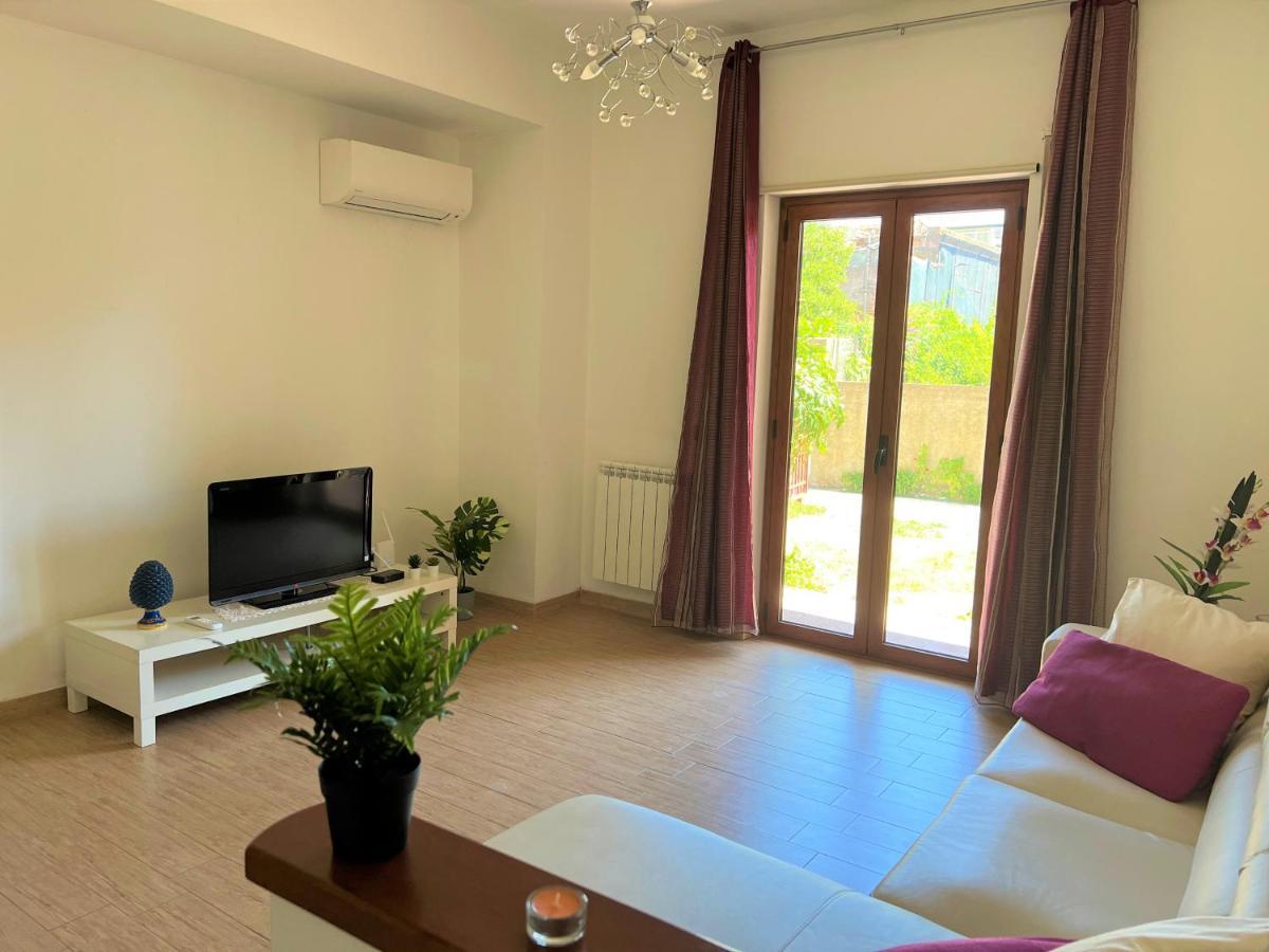 Casa Grazia Lägenhet Santa Teresa Di Riva Exteriör bild